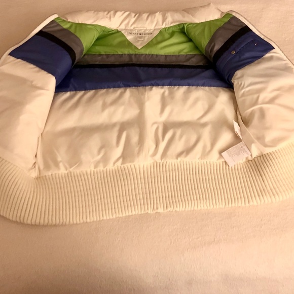 Tommy Hilfiger Women's XL Puffer Vest - Picture 5 of 9